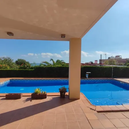 Villa Maricel *