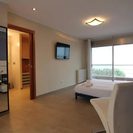 Maricel Villa